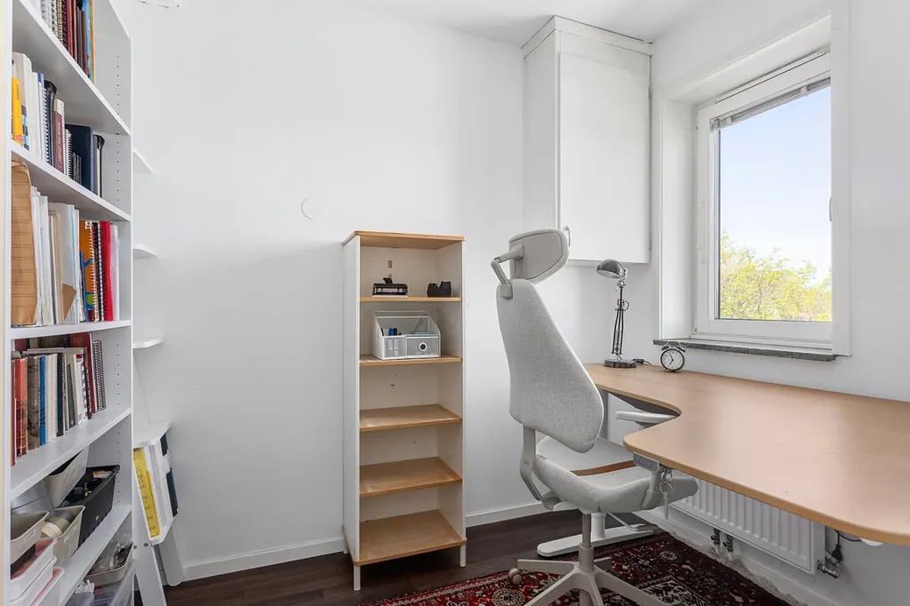Kabinet - Apartment with West-Facing Glass Balcony in Malmö