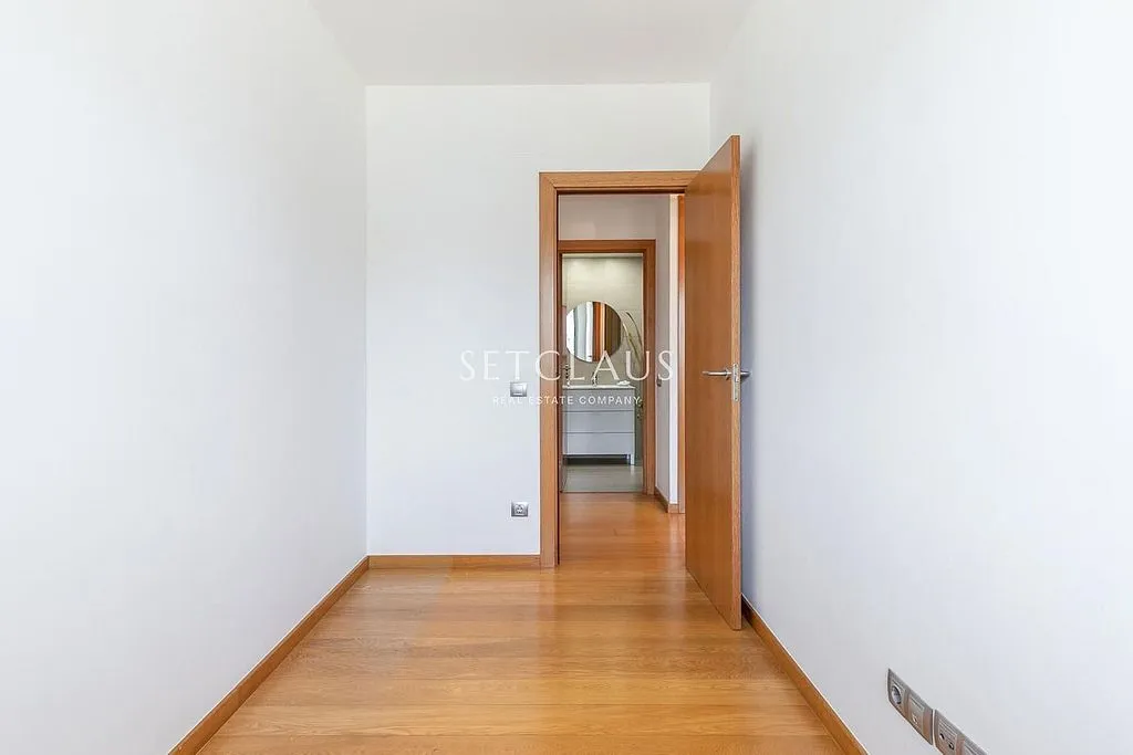 hallway_entrance