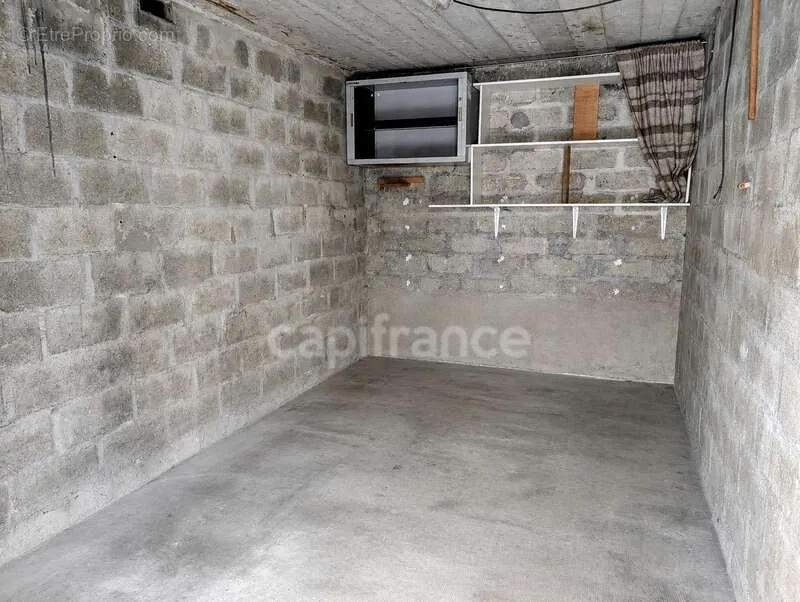 Garage - Box en Centre-Ville à Corbeil-Essonnes