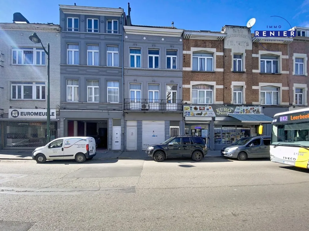 Extérieur - Immeuble de Rapport avec Garage à Anderlecht