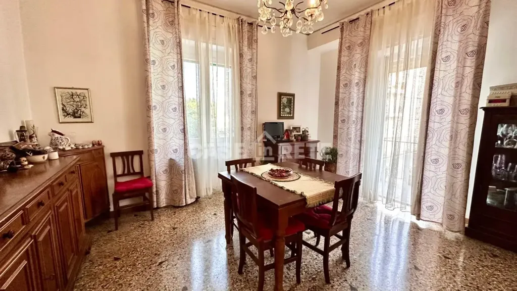 Salle à manger - Apartment with Balcony in Cappuccini, Viterbo