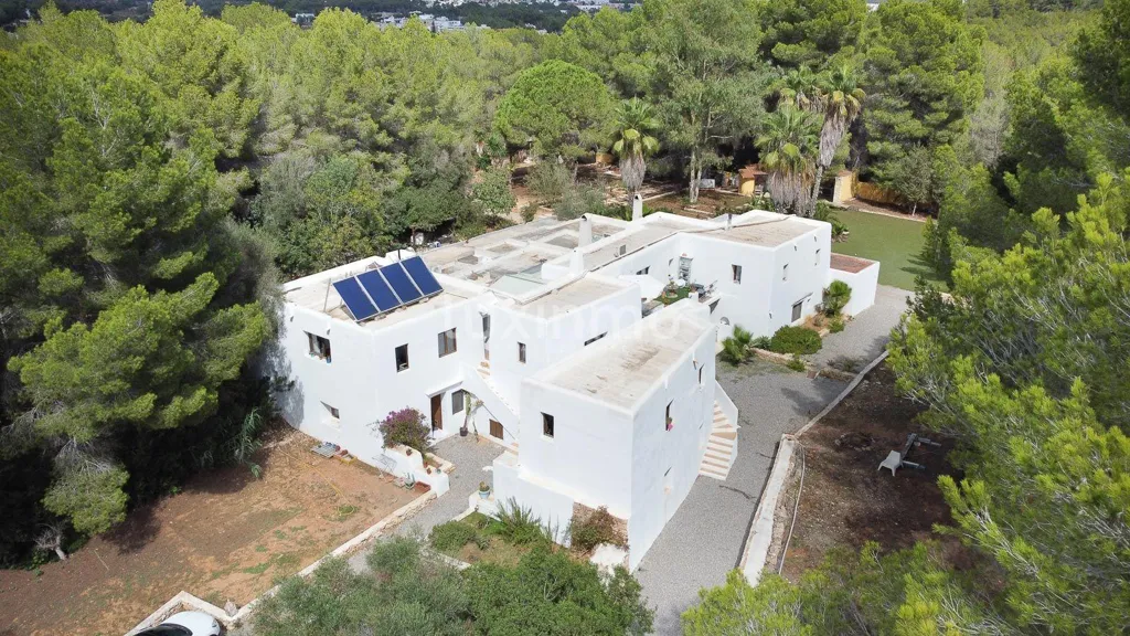 Õhuvaade - Traditional Finca with Forest View in Santa Eulalia