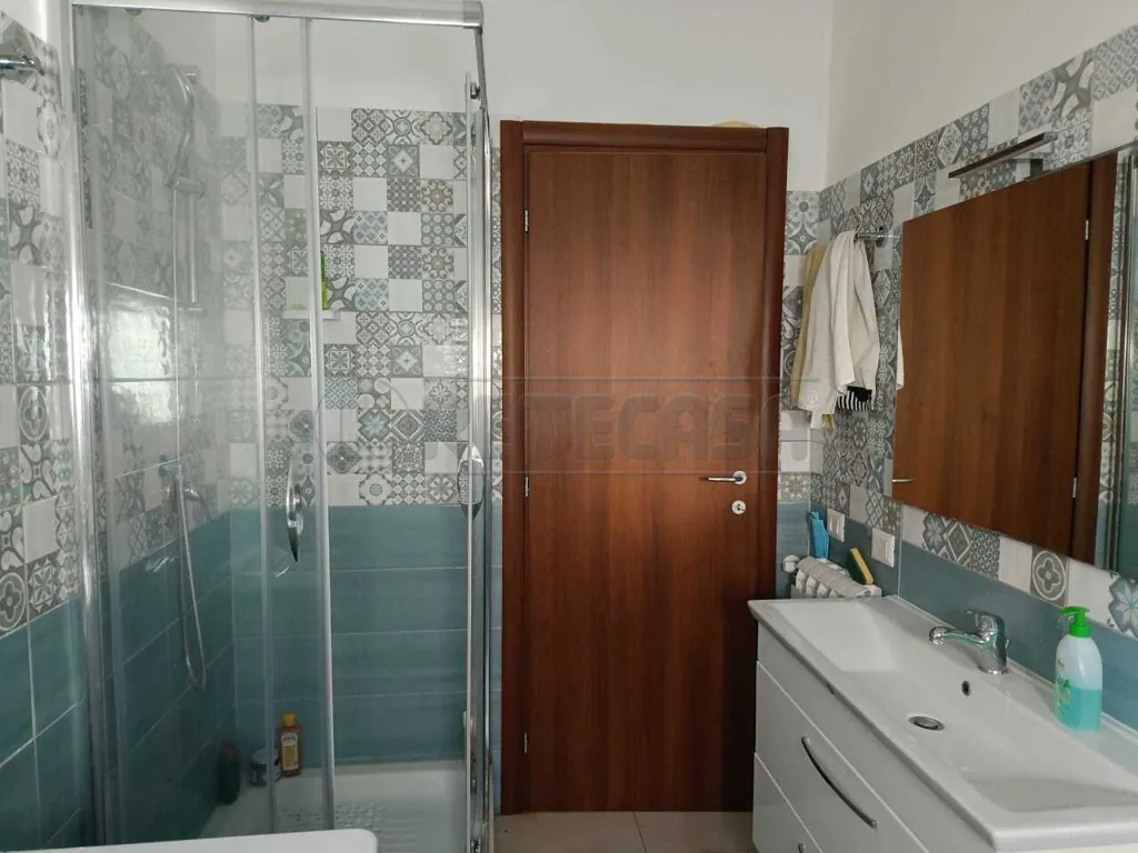 Salles de bain - Rear-Facing Apartment with Terrace in Ladispoli