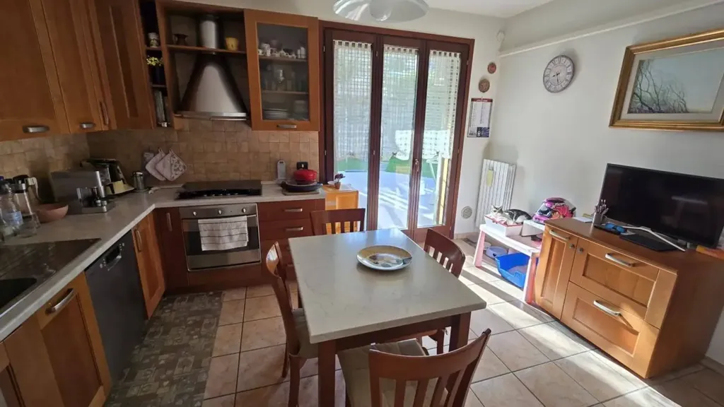 Salle à manger - Ground Floor Apartment with Garden in Osimo