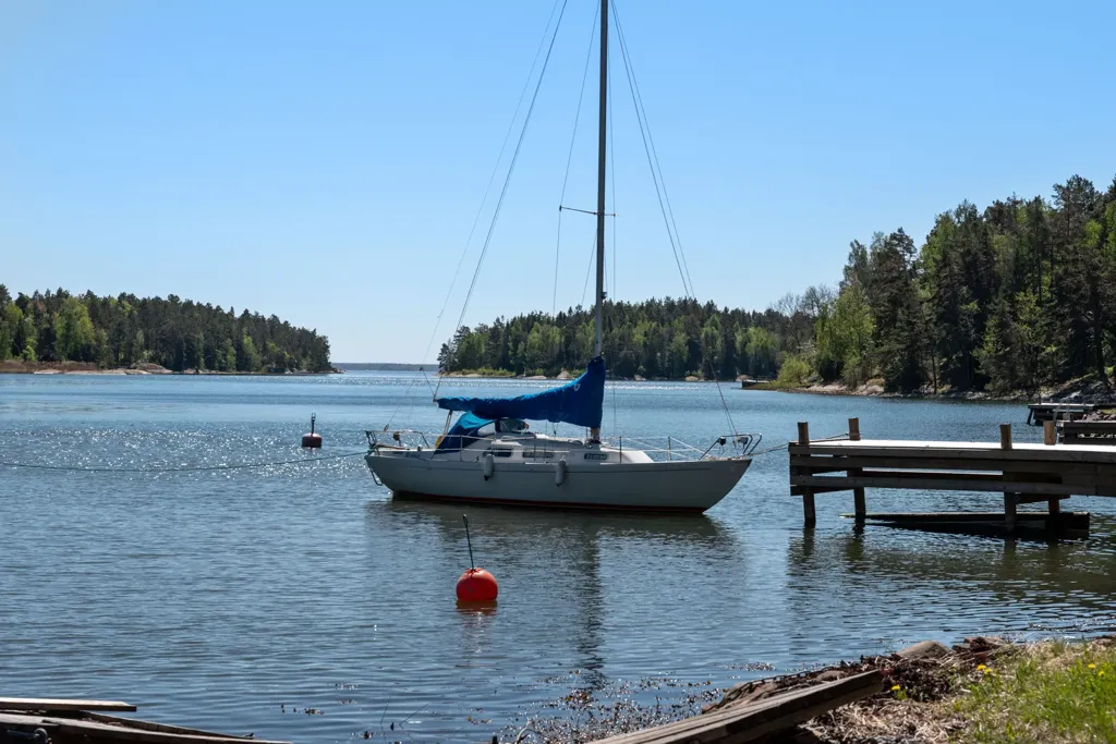 Aed - Seaside Plot with Boat Access in Marum