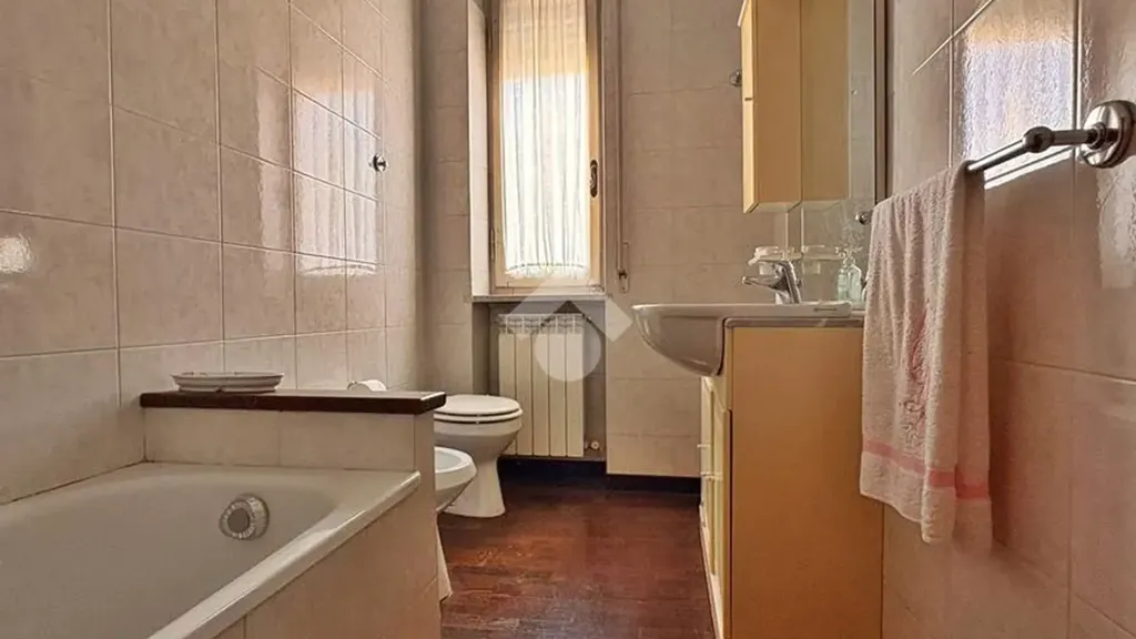 Salles de bain - Spacious Apartment with Balcony in Fabriano