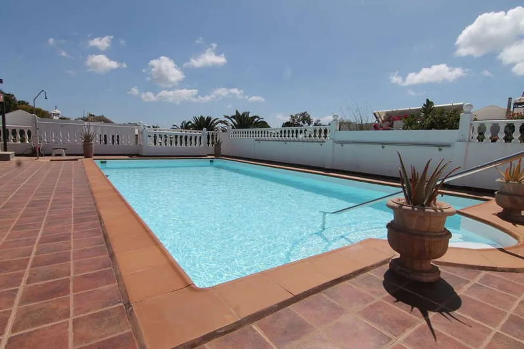 Bassein - Luxury Villa with Pool in Playa Blanca