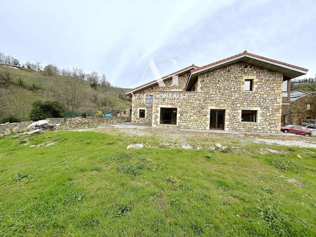 Välivaade - House with Valley Views in Villacarriedo