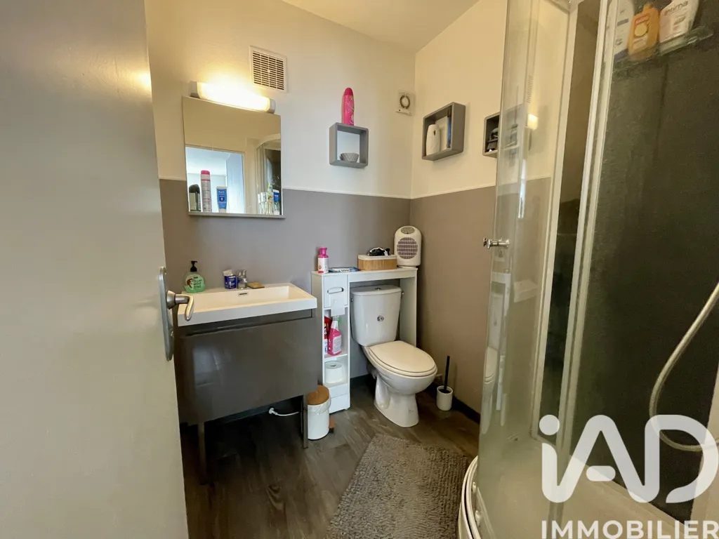 Bagni - Studio with Communal Amenities in Limoges Centre