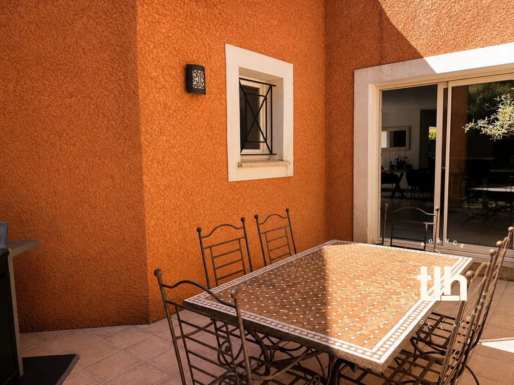 Terrasse - Villa avec piscine et jardin à Prades-le-Lez