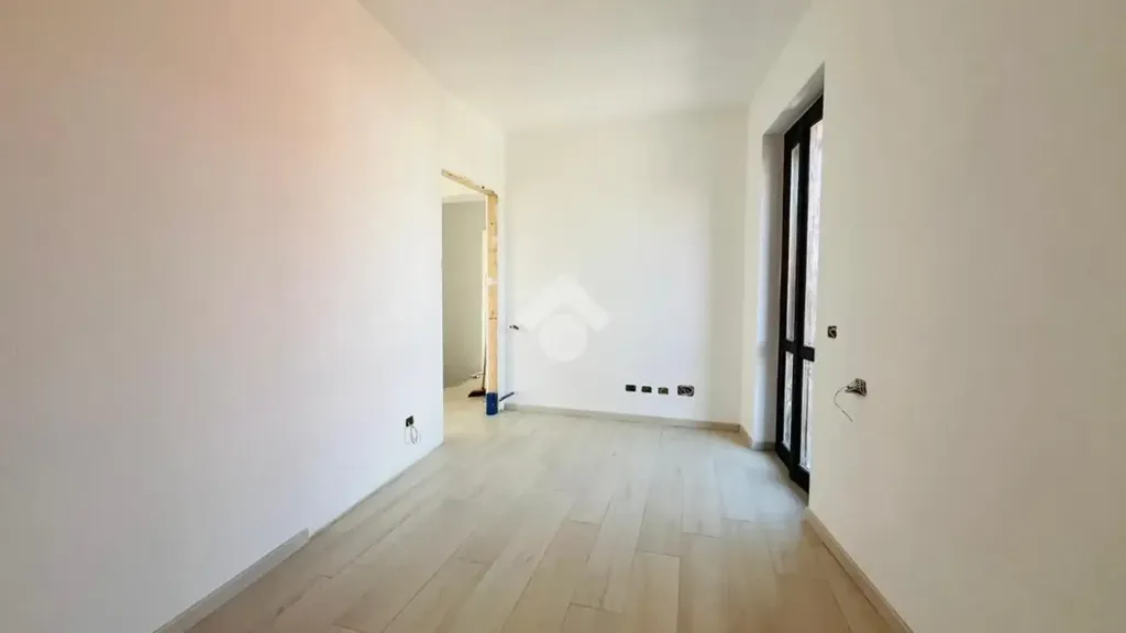 Entrée - Rustic Townhouse with Balcony in Nova Milanese
