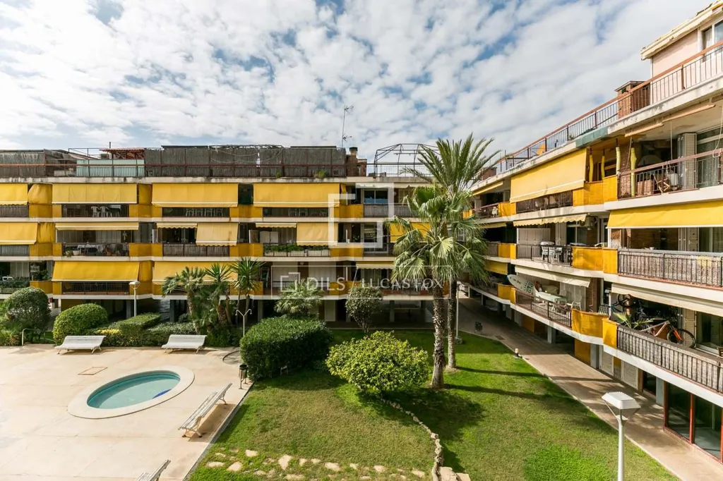 Giardino - Luxury Seafront Apartment in Castelldefels