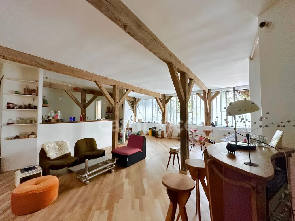 Séjour - Loft-Style avec Jardin Privé dans le 11ème Arrondissement