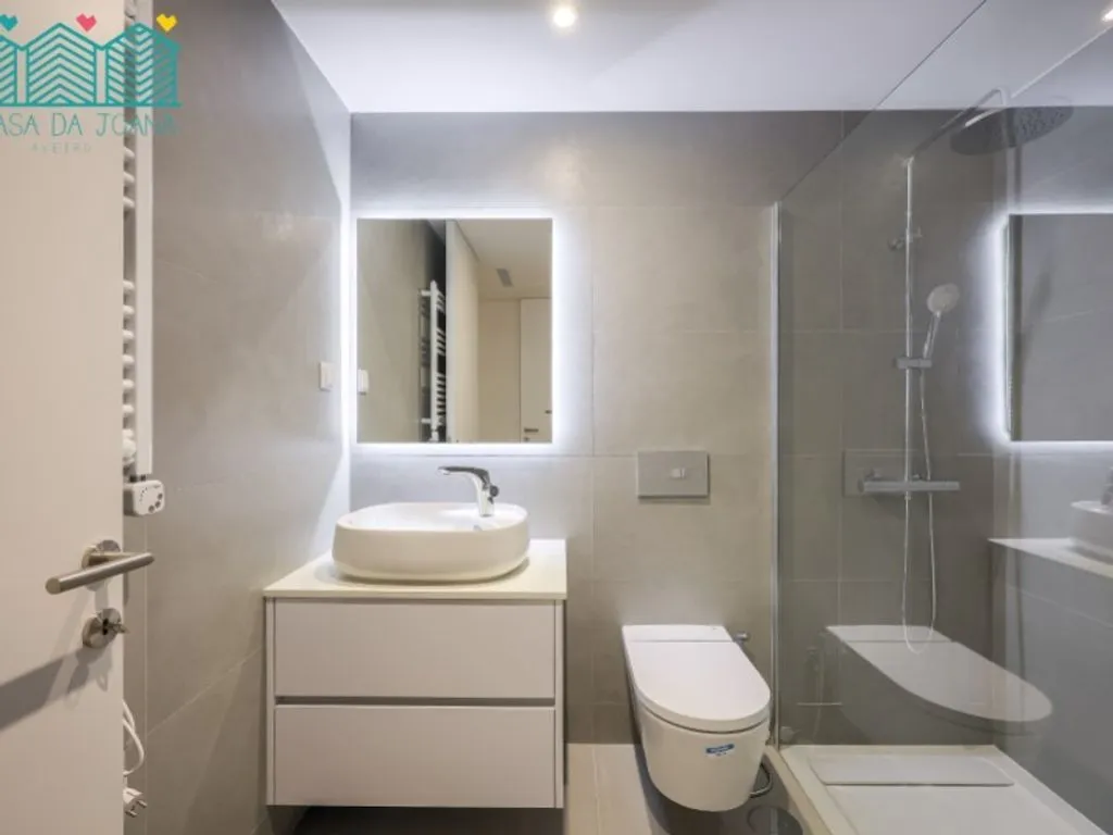 Salles de bain - Luxury 3-Bedroom Apartment in Aveiro