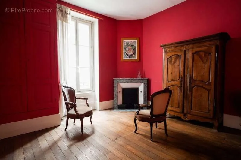 Maison 10 pièces à Macon