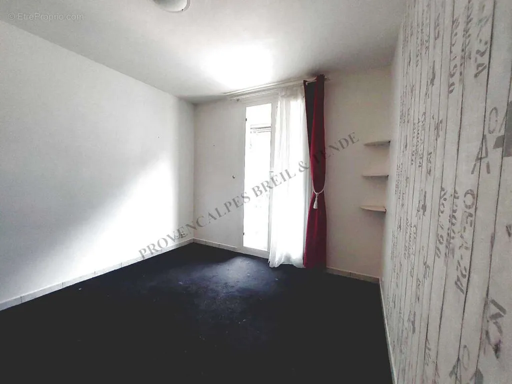 Pièces - Appartement avec terrasse et vue dégagée à Breil-Sur-Roya