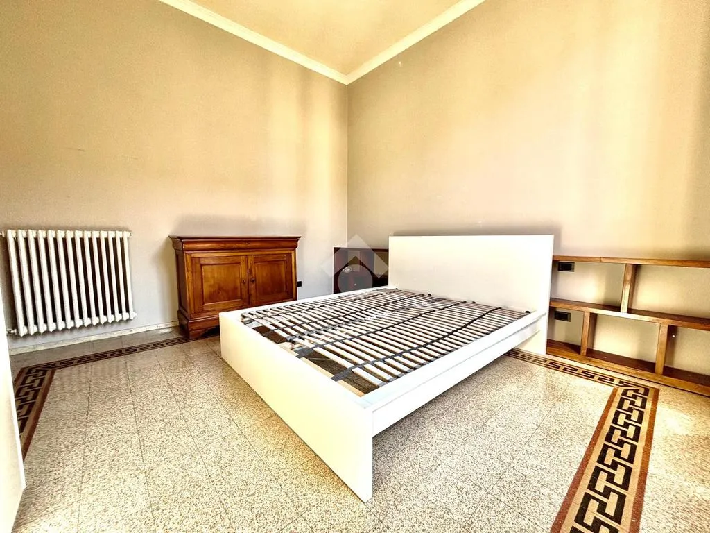 Chambres - 1930s Apartment with Balcony in Florence
