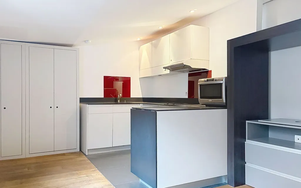 Cuisine - Appartement Rénové avec Balcon au Centre de La Rochelle
