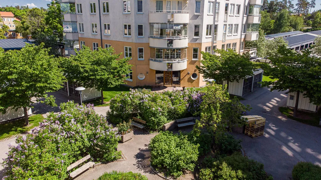 Õhuvaade - Modern Flat with Balcony in Järfälla
