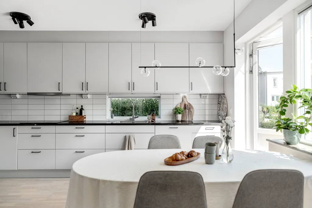 Kitchen - Modern Villa with Garden in Sunny Location