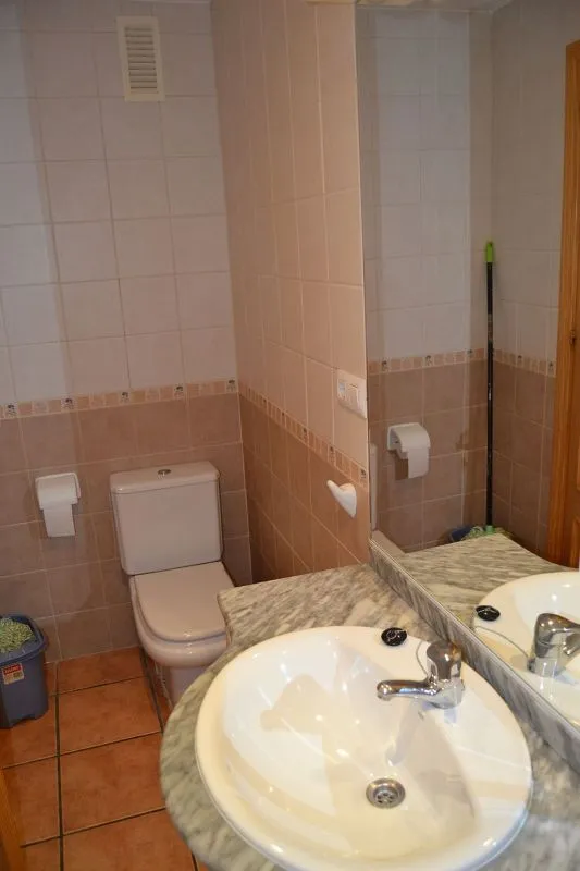 Vannitoad - Furnished Flat with Balcony in Plasencia
