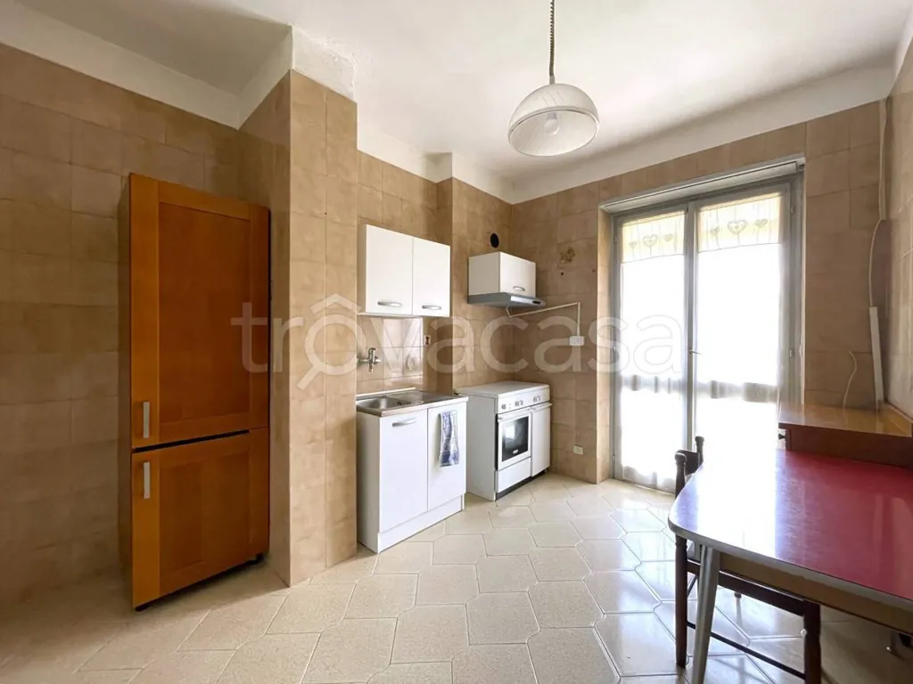 Cuisine - Spacious 3-Bedroom Apartment in Settimo Torinese