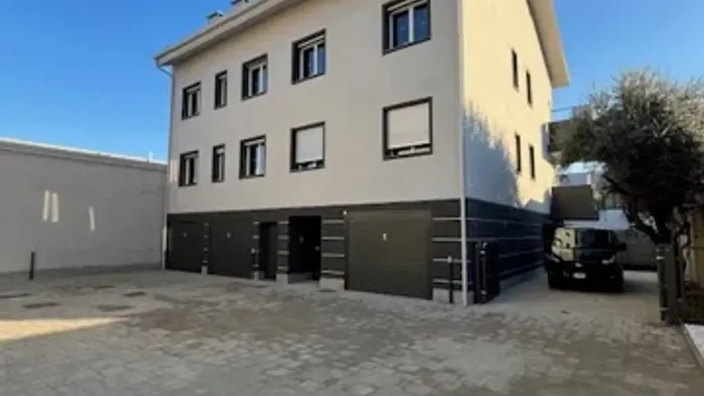 Välivaade - Apartment with Garden View in Nova Milanese