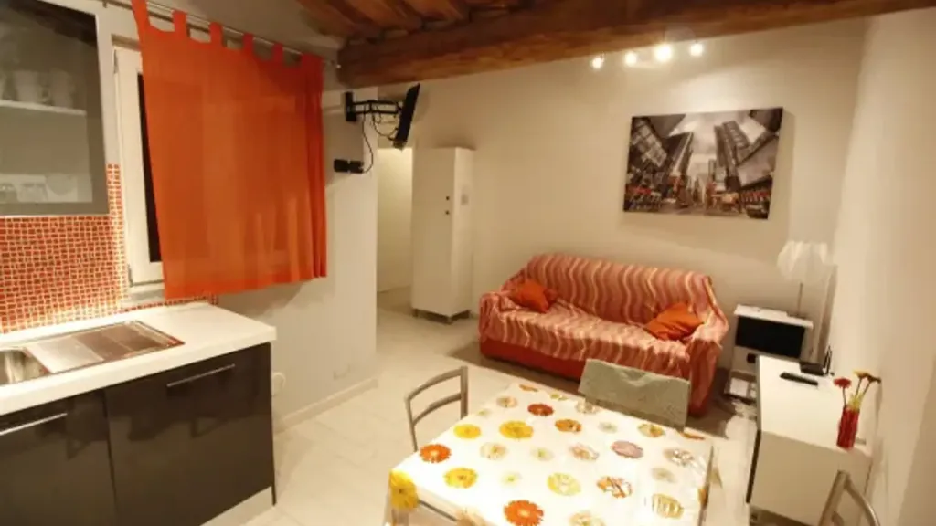 Kitchen - Furnished Flat near Lucca Historic Centre