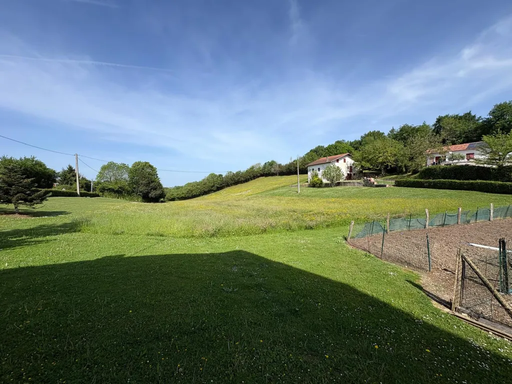 Giardino - 4-Bedroom House with Garden in Lahonce