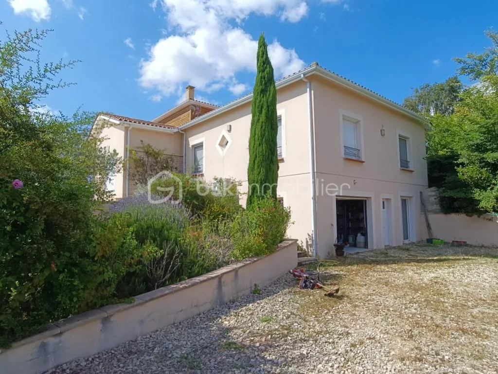 Välivaade - Architectural House with Mountain View in Pyrenees