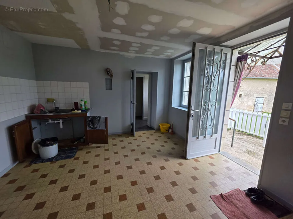 Kitchen - House with Garden in Concremiers