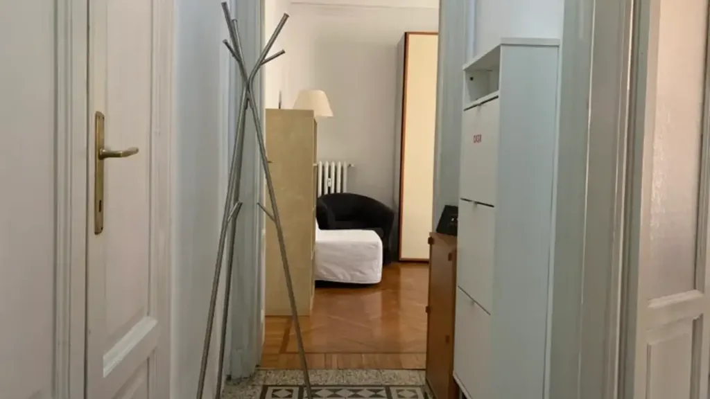 Esik - Apartment with Lift in Milan's Ticinese