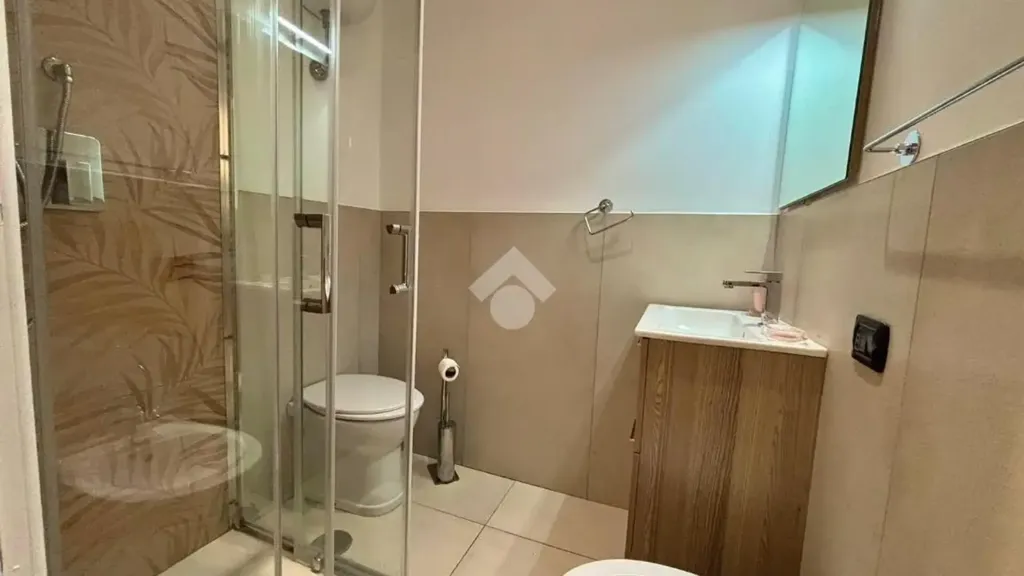 Salles de bain - Modern Flat with Balconies in Poggioreale, Naples