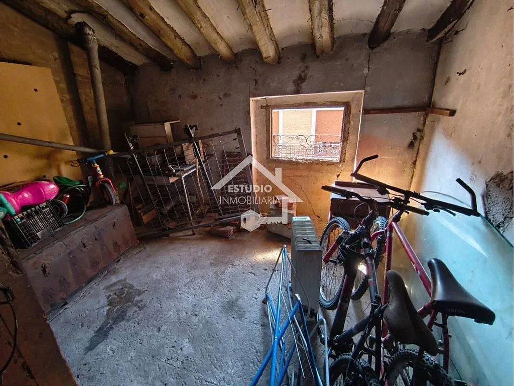 Buanderie - House for Renovation with Loft in Mendavia