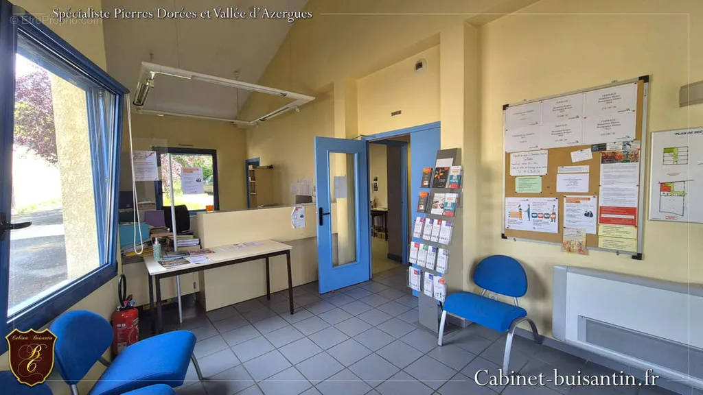 Studio - Office Building in Village Centre, Le Bois d'Oingt