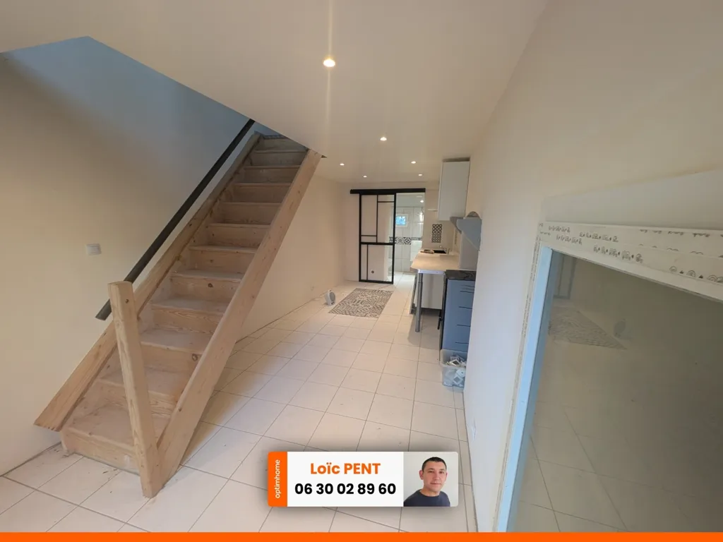Hallway - Charming House with Garden in Châtel-Montagne