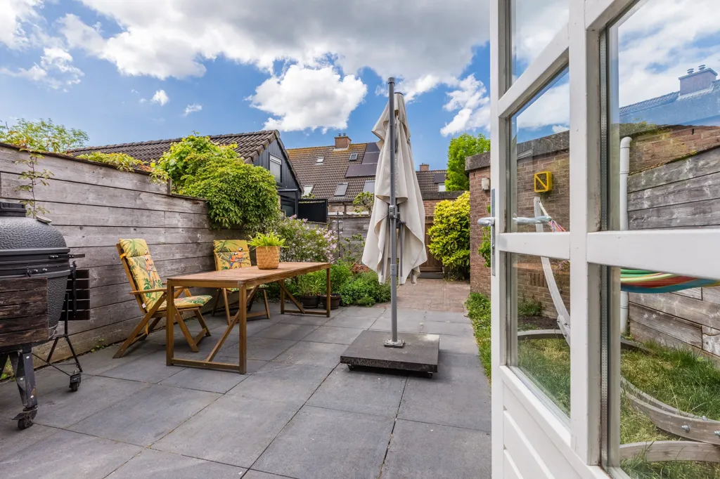 Terrass - Family Home with Attic in Overbos, Hoofddorp