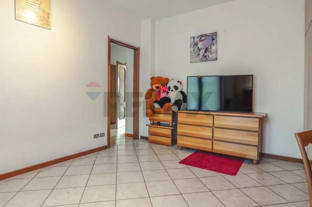 Magamistoad - Bifamily House with Terrace in Gorla Minore