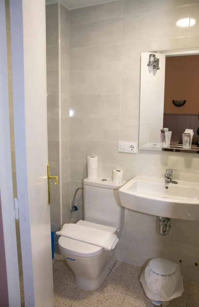 Bagni - Operational Hotel in Castelló d'Empúries