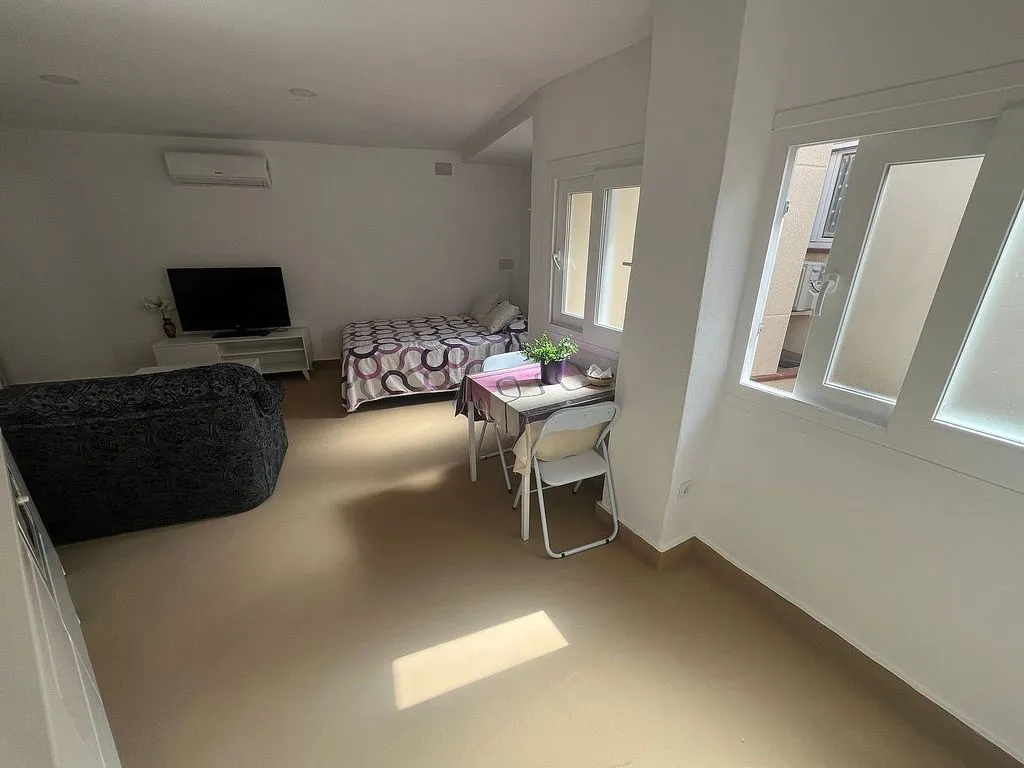 Séjour - Furnished Studio with Air Conditioning in Vva del Trabuco