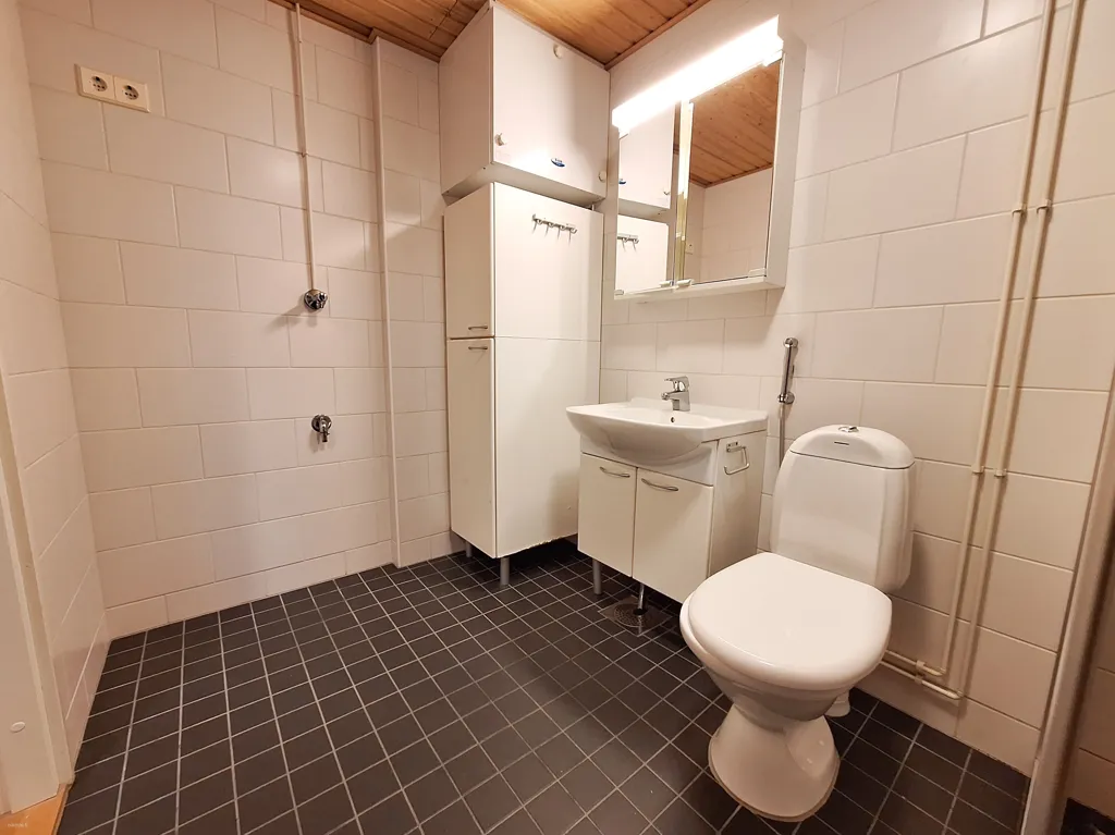 Salles de bain - Modern Studio Flat with Balcony in Hervanta, Tampere