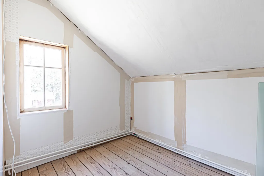 Pièces - Charming Farmhouse with Workshop in Salbohed