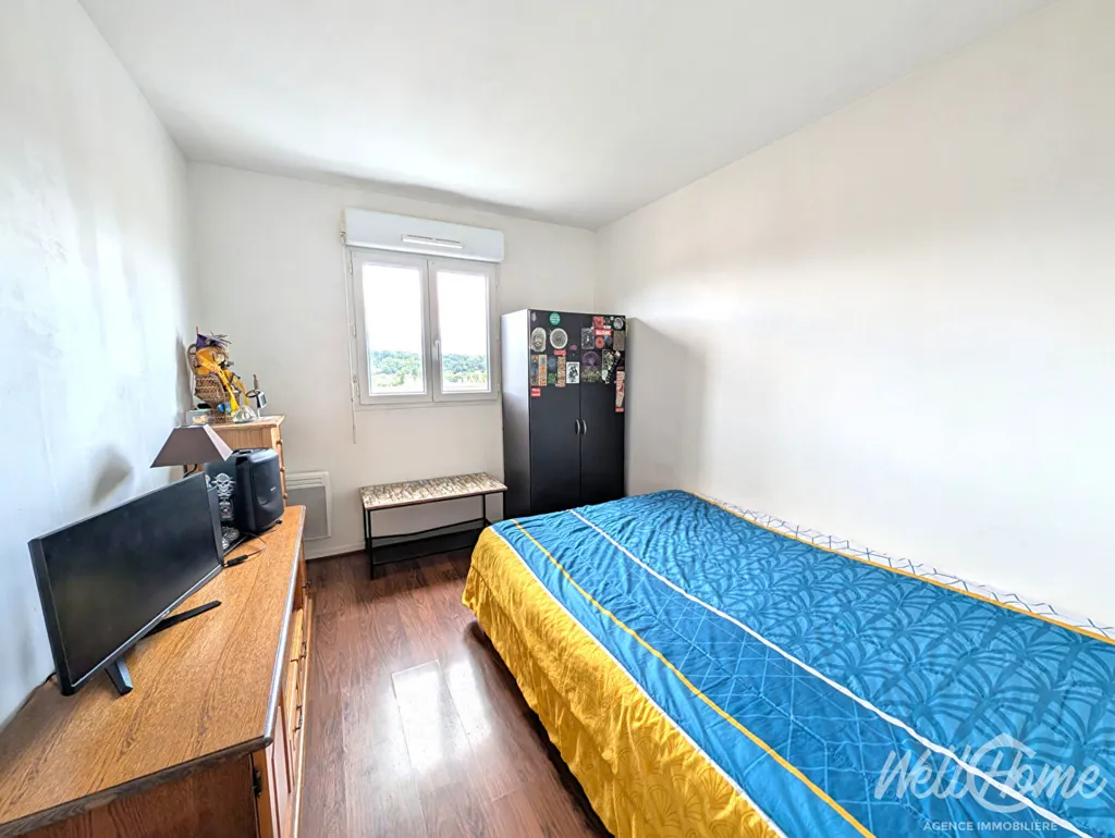 Bedrooms - 2-Bed Flat with Balcony in Saint-Ouen-l'Aumône