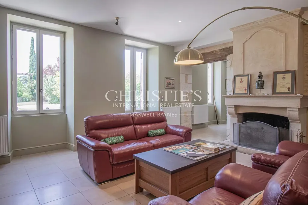 Elutuba - Converted Surgery Home with Garden in Bastide Village