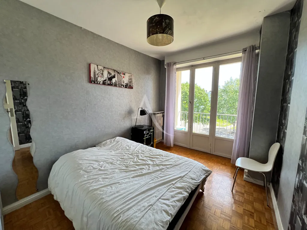 Chambres - Appartement Duplex avec Balcons à Pau