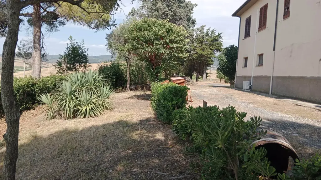 Jardin - Rustic Farmhouse with Lake View in Santa Luce