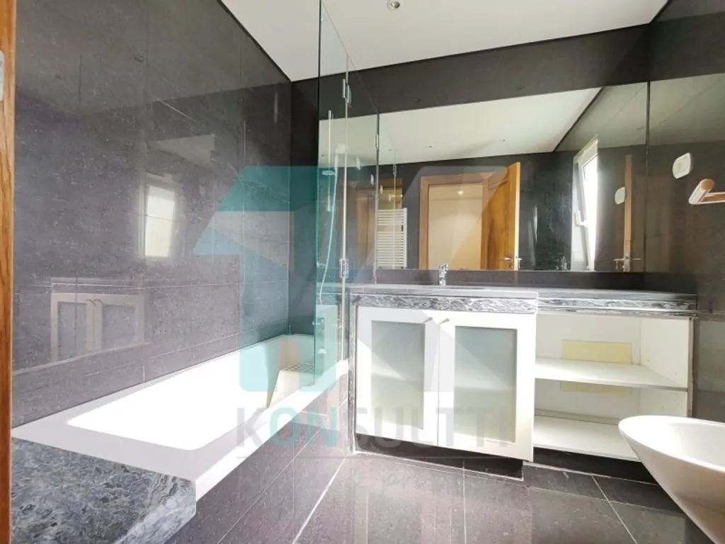 Bagni - Luxury Villa with Pool in Penha Longa, Cascais