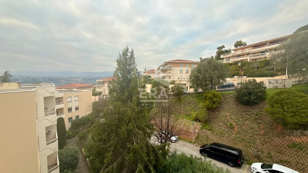 Rõdu - Studio with Balcony on Nice's Corniche Fleurie