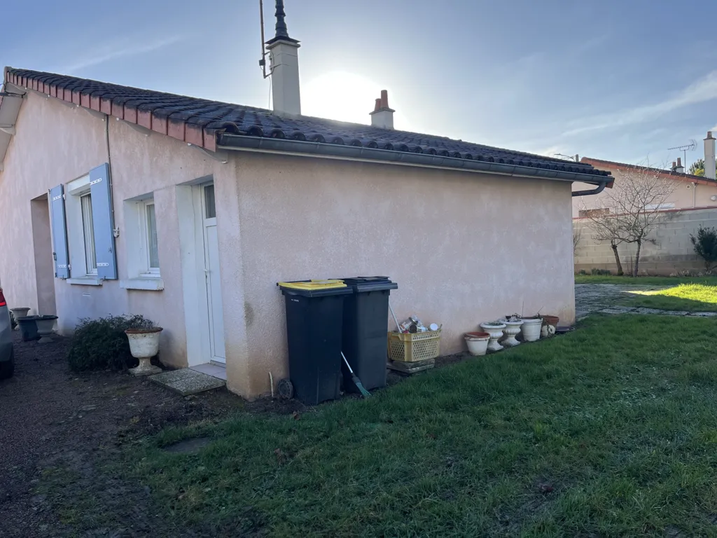 Maison de Plain Pied avec Jardin à Thouars