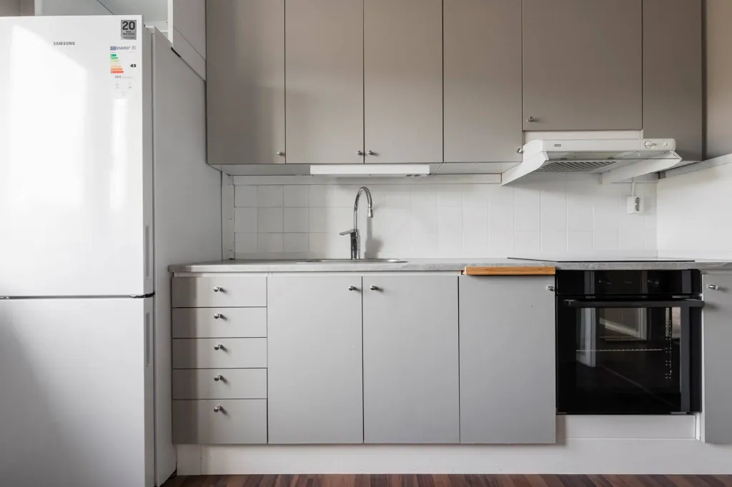 Cucina - Modern Two-Bedroom Flat with South-Facing Balcony